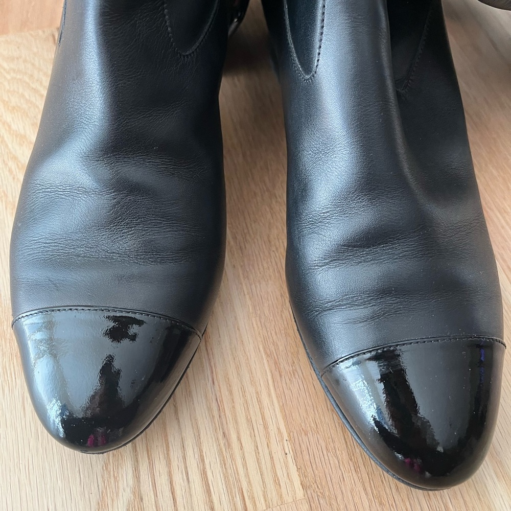 Chanel leather boots, Sz 40 - Picture 9 of 9
